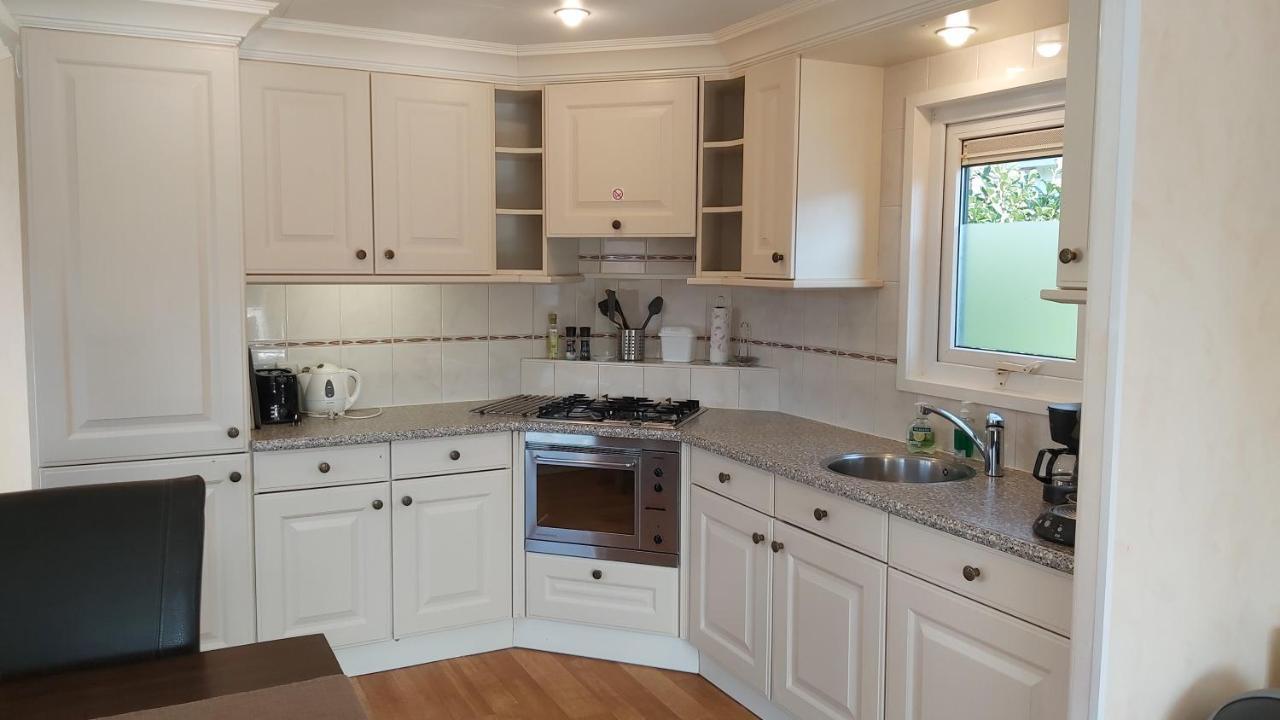Ruim Familie Chalet Tot 4 Personen Op De Veluwe Bungalowpark De Kern Putten Εξωτερικό φωτογραφία
