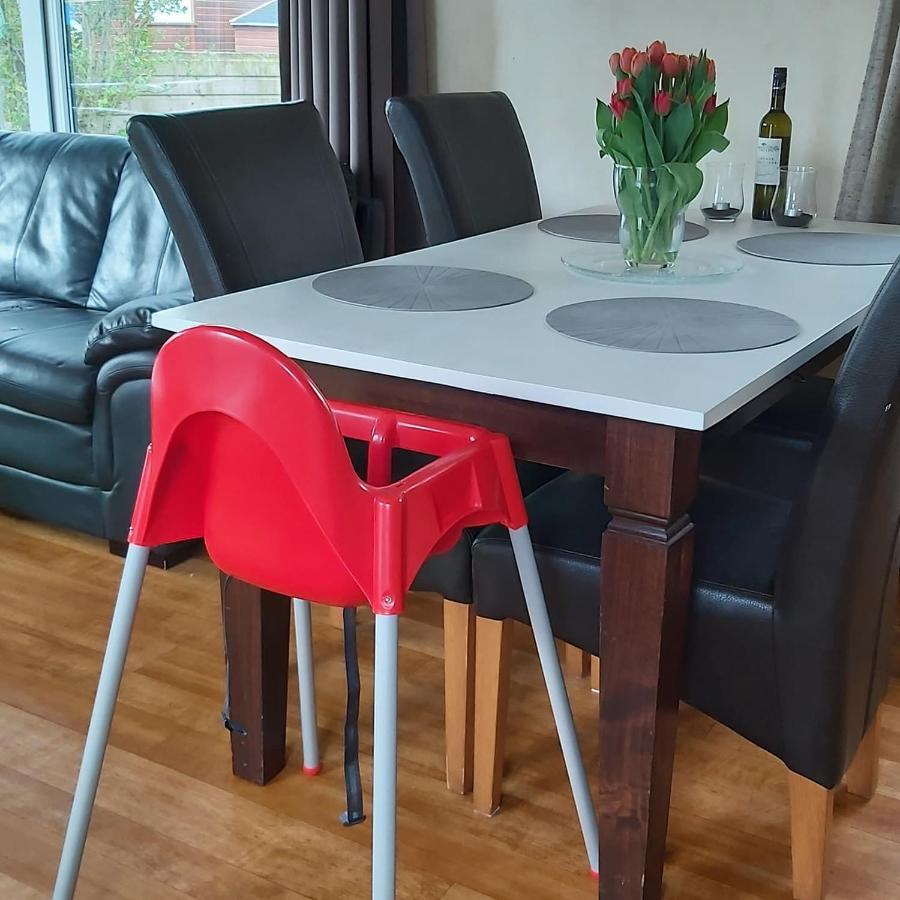 Ruim Familie Chalet Tot 4 Personen Op De Veluwe Bungalowpark De Kern Putten Εξωτερικό φωτογραφία