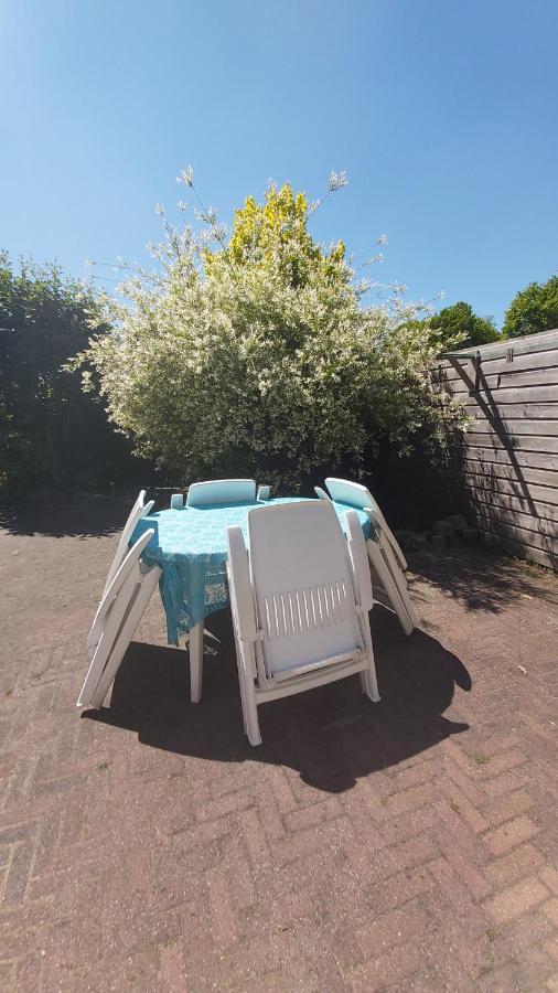 Ruim Familie Chalet Tot 4 Personen Op De Veluwe Bungalowpark De Kern Putten Εξωτερικό φωτογραφία