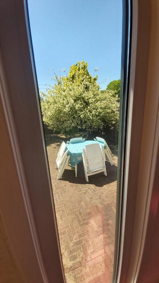 Ruim Familie Chalet Tot 4 Personen Op De Veluwe Bungalowpark De Kern Putten Εξωτερικό φωτογραφία