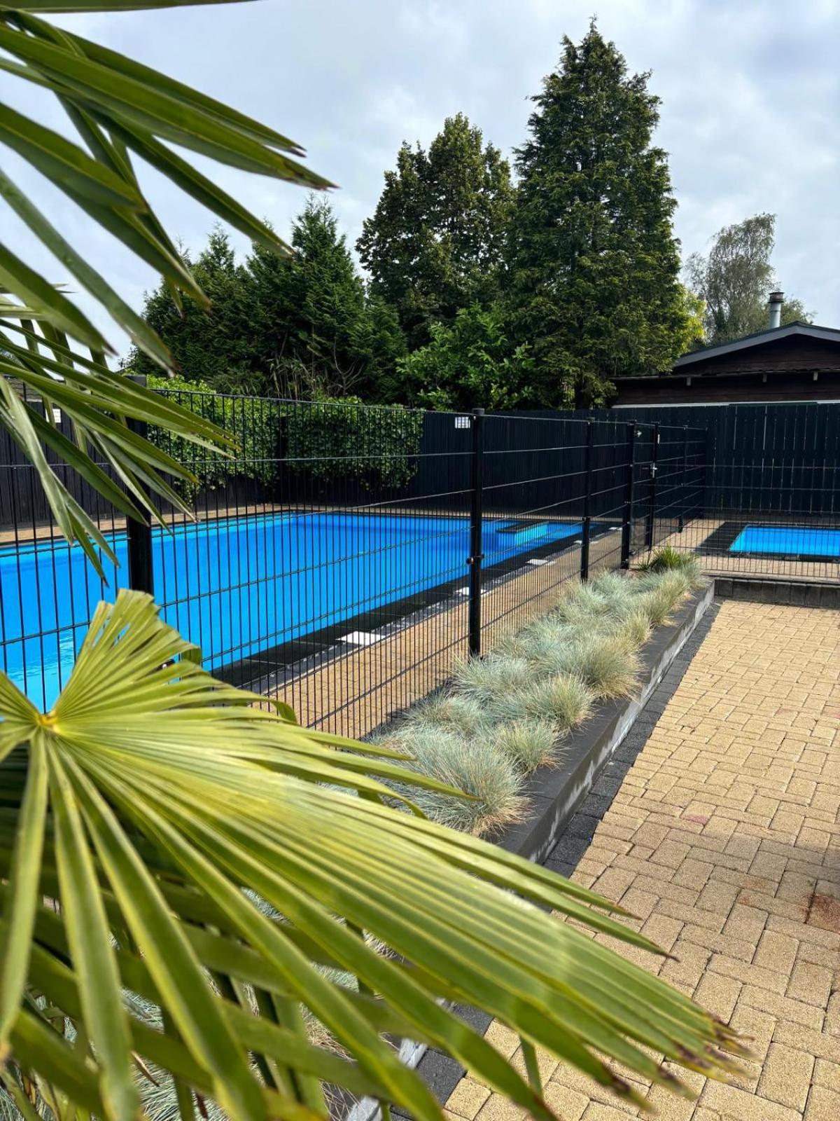 Ruim Familie Chalet Tot 4 Personen Op De Veluwe Bungalowpark De Kern Putten Εξωτερικό φωτογραφία